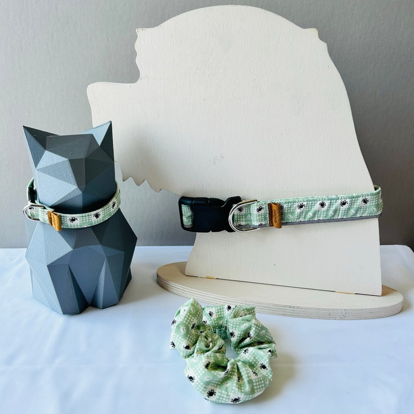 Charlotte's Picnic Cat Collar
