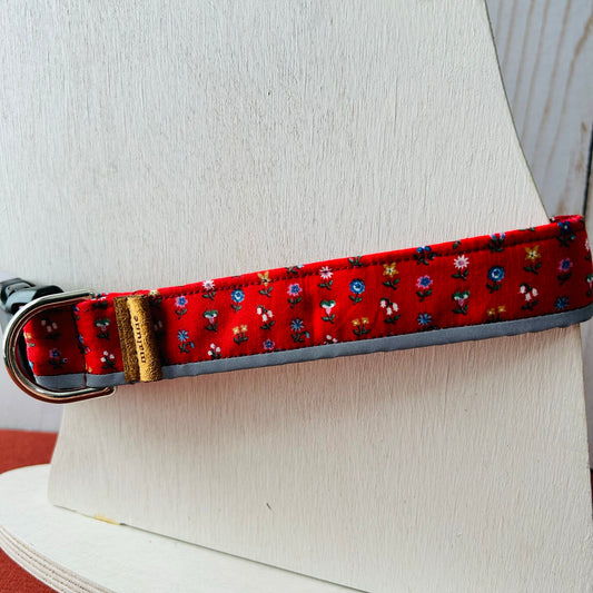 Flowery Collar
